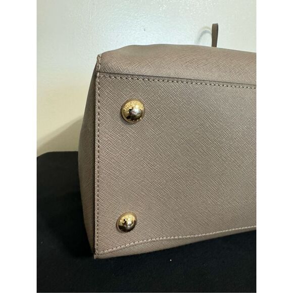 MICHAEL Michael Kors Women's Beige Jet Set Logo Buckle Strap Shoulder Tote Bag - Picture 10 of 16